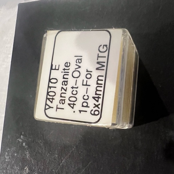 Oval tanzanite loose stone .40 ct - Picture 2 of 2